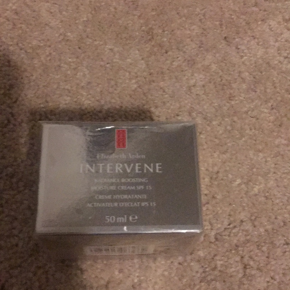 Elizabeth Arden intervene facial cream